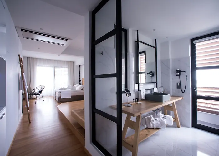 Sunday Boutique Hotel