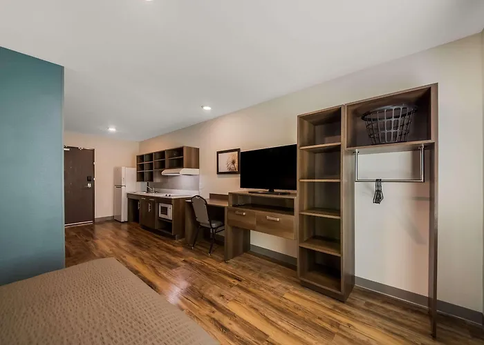 Woodspring Suites Inverness