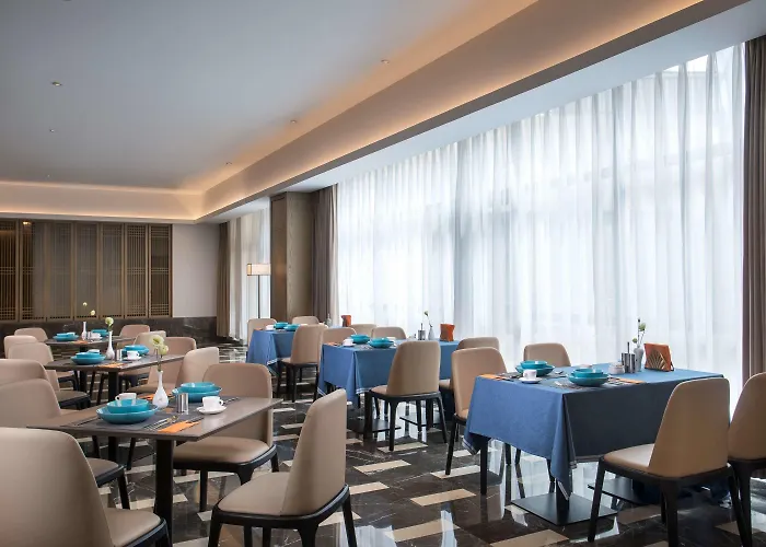 Ramada By Wyndham Zhenjiang City Center