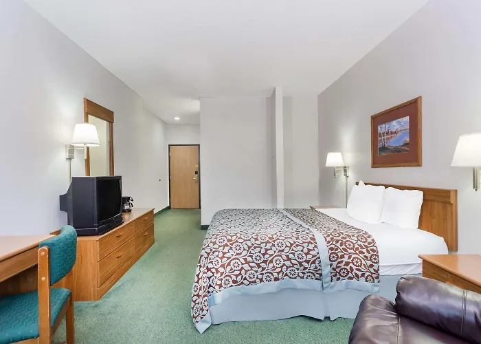 Days Inn By Wyndham Manchester