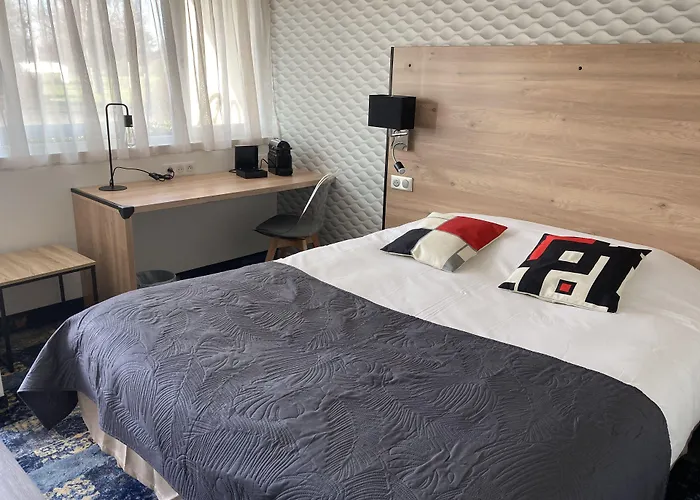 Hotel Le Cyrano Bergerac