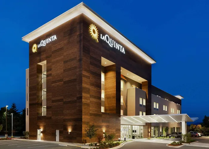 La Quinta Inn & Suites By Wyndham Burlington