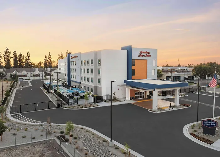 Hampton Inn & Suites Bakersfield Central