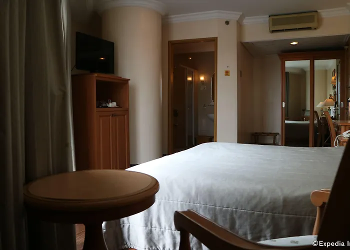 The Grand Dame Hotel