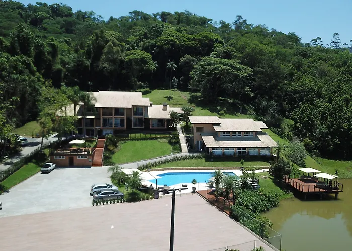 Village Du Lac Hotel