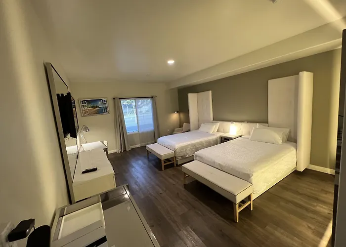 ASPIRE INN&SUITES Orange