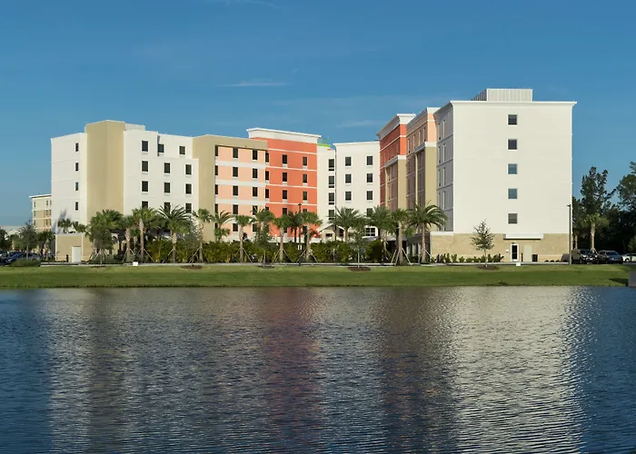 Hampton Inn & Suites Cape Canaveral Cruise Port, Fl