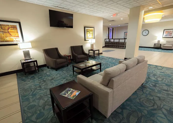 Quality Inn & Suites Downtown Mansfield
