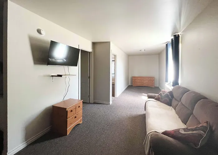 Workstay Lodging - Yarbo, Sk - Near Esterhazy & Mosaic K1, K2, & K3