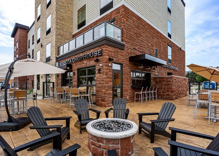 Cobblestone Hotel & Suites - De Pere Green Bay