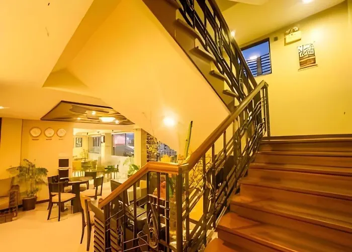 L Square Hotel