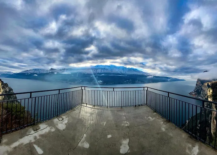 Terrazza del Brivido, Hotel Paradiso
