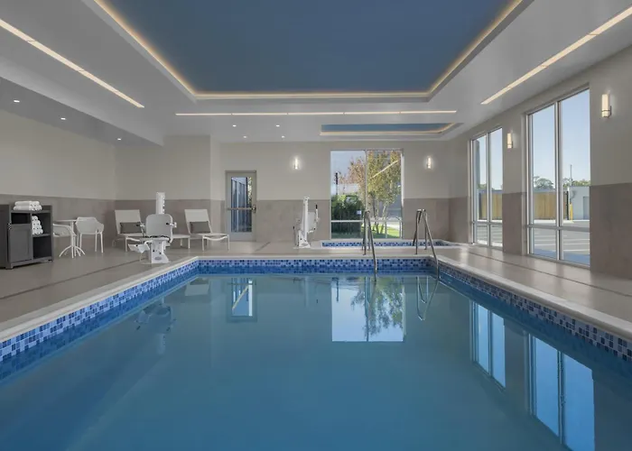 Hampton Inn & Suites By Hilton Long Island Farmingdale