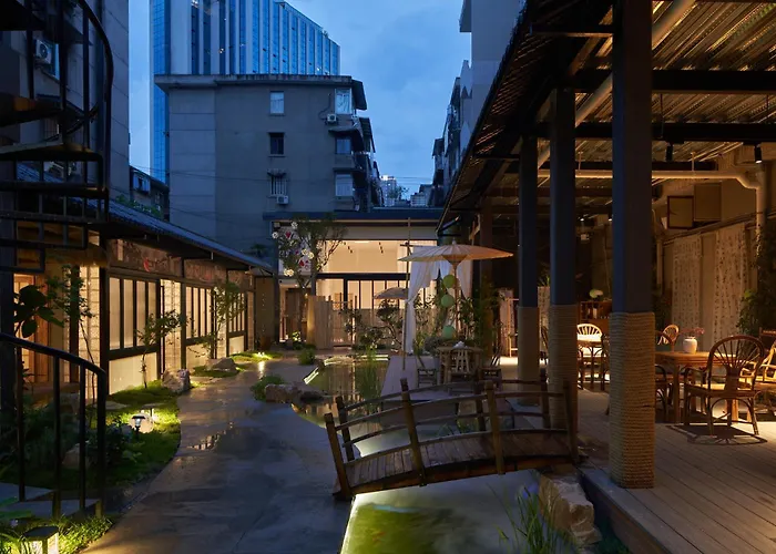 The Hidden House Aesthetic Life Courtyard Hotel Kuanzhai Alley People'S Park Subway Station Branch