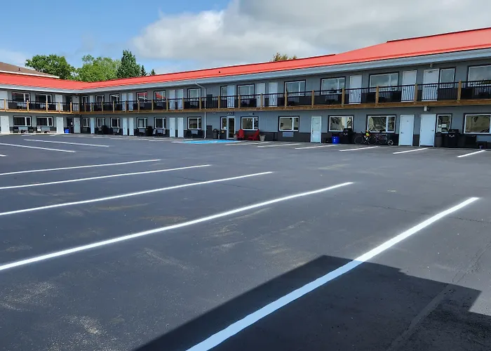 Outdoorsman Motel