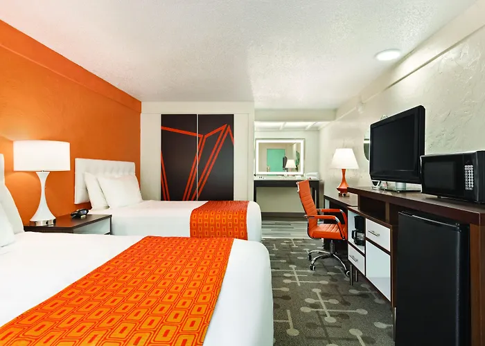 Dover Inn And Suites