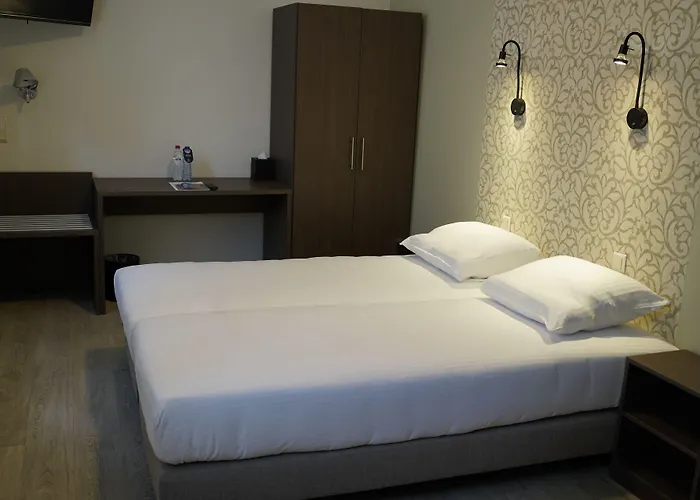 Hotel Corner House By Wp Hotels