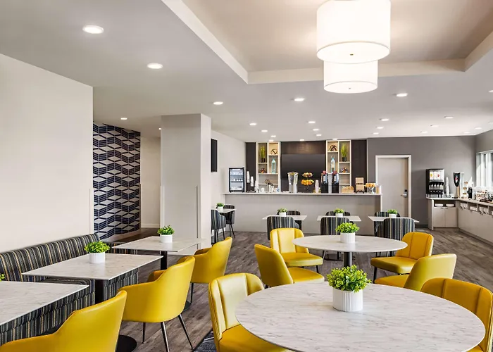 Microtel Inn&Suites Dorval QC
