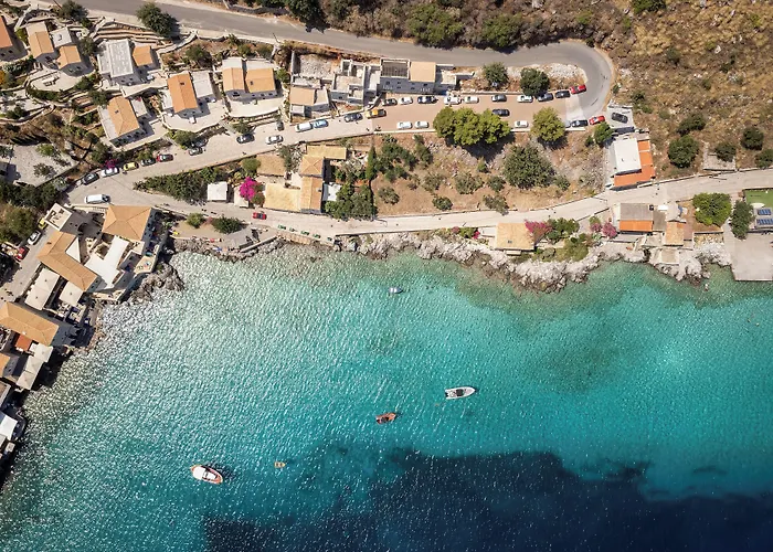 Trapela Limeni Luxury Suites