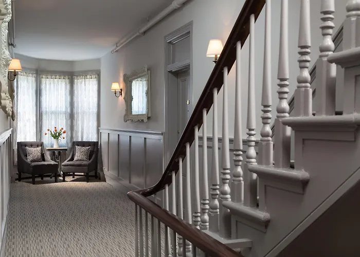 The Carroll Villa Hotel