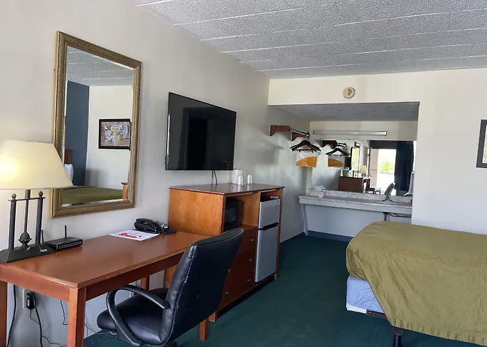 Horseshoe Curve Lodge
