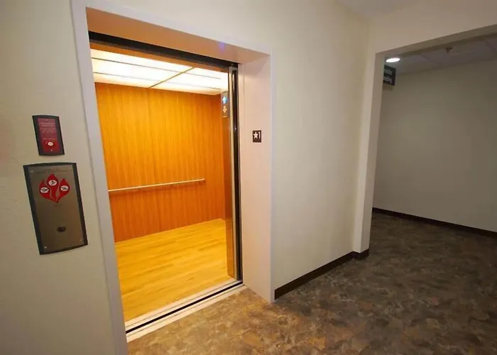 White House Suites