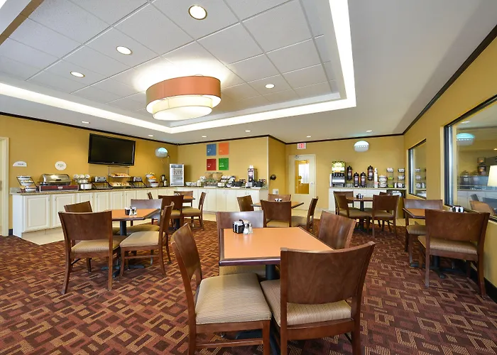 Comfort Inn & Suites Adj To Akwesasne Mohawk Casino