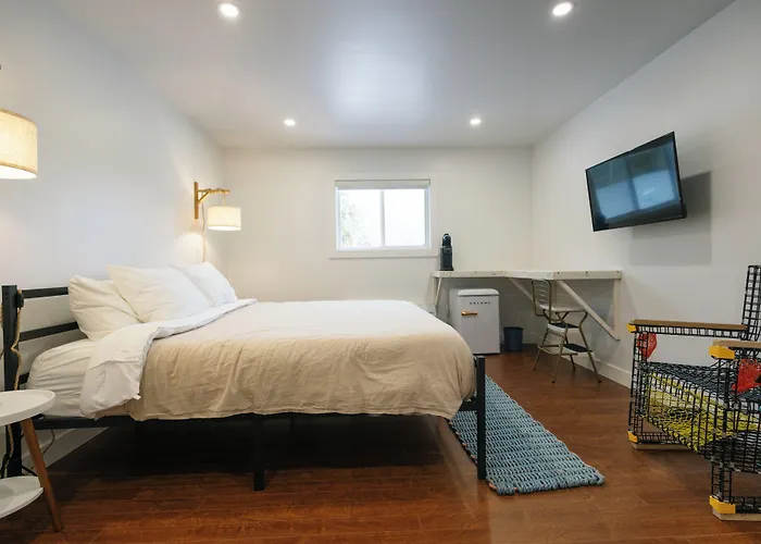 Homeport Suites&Residences
