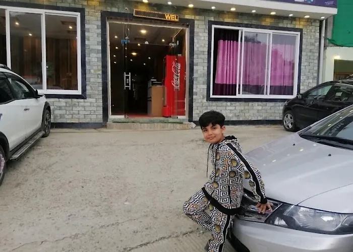 Sunshine Hotel & Restaurant