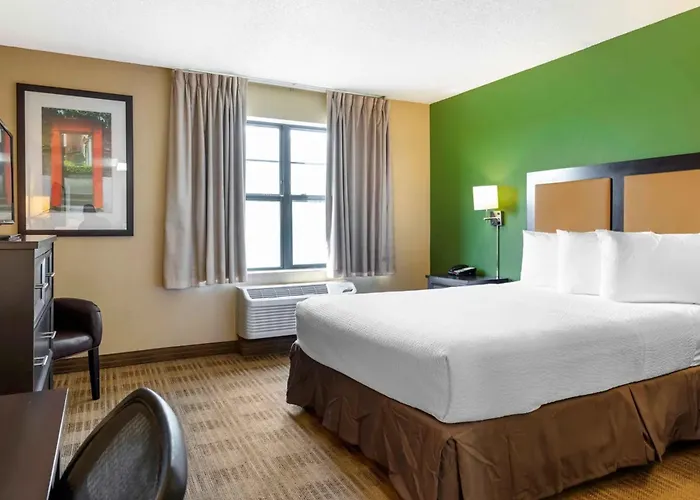 Relax Suites Extended Stay - La Mirada