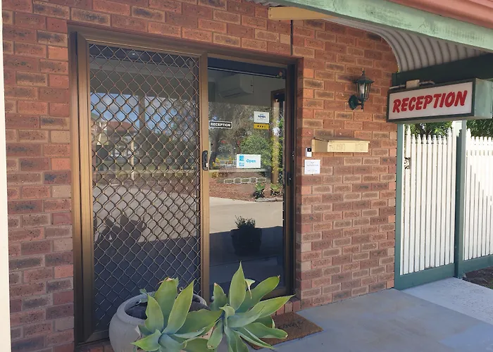 The Finley Palm Motor Inn