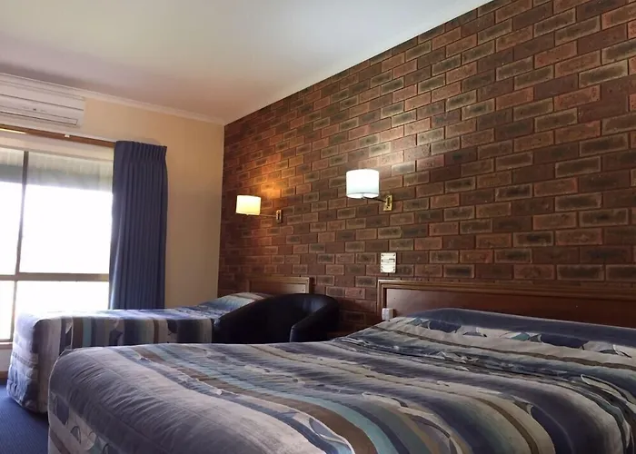 The Finley Palm Motor Inn