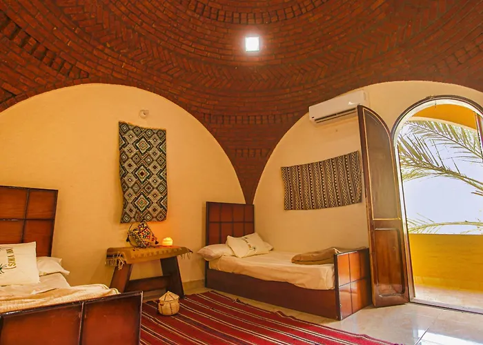 Seliyaa Siwa Inn Hotel