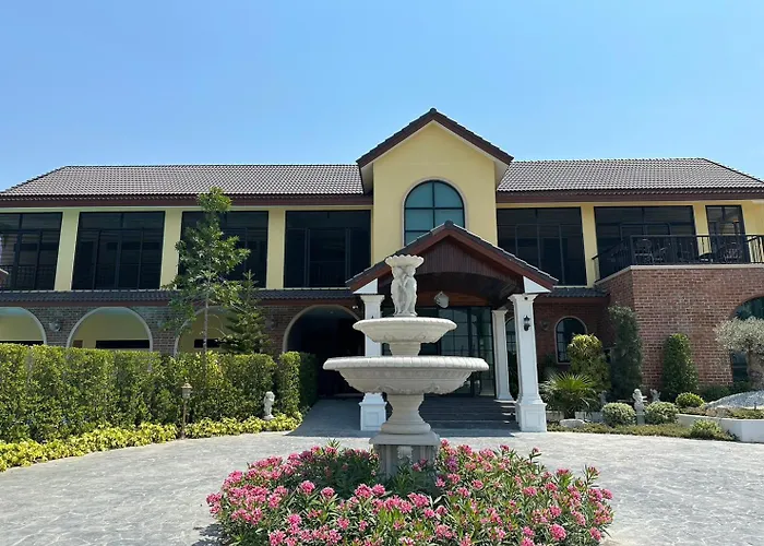 Cottagepine Rayong Resort&Cafe