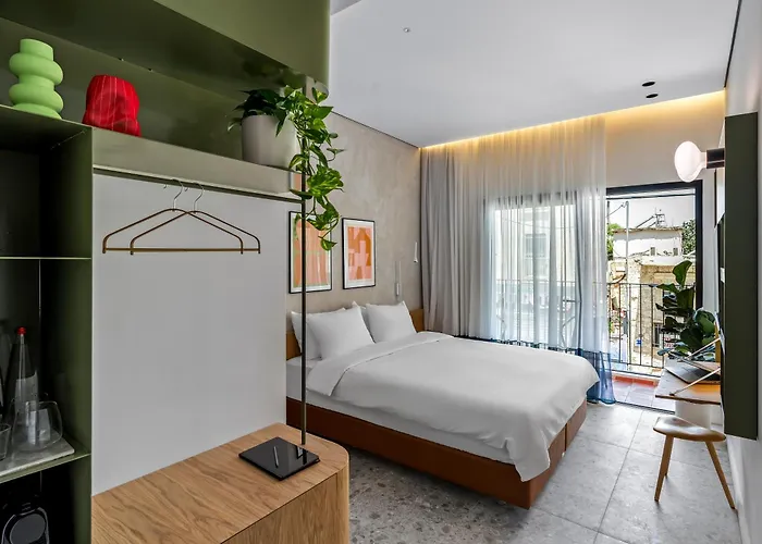 Hotel 48