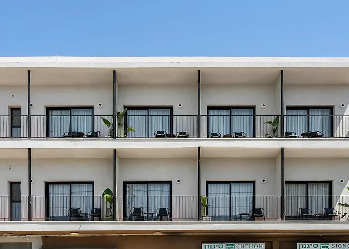Hotel 48