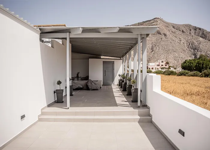 White Note Luxury Suites