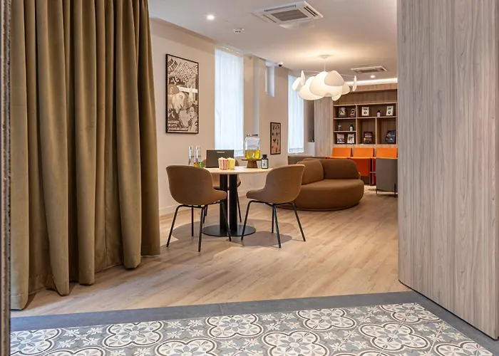 Dantan Hotel