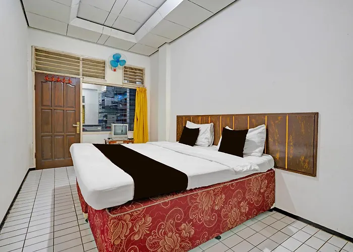 Oyo 94802 Hotel Prima