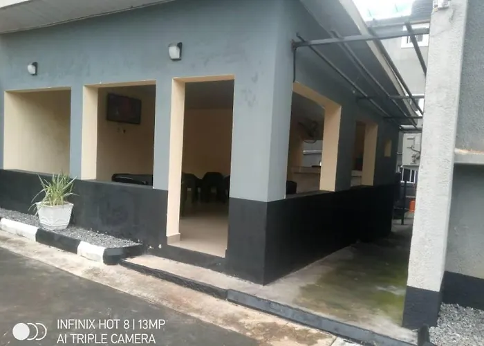 Rosecourt Hotel & Suites