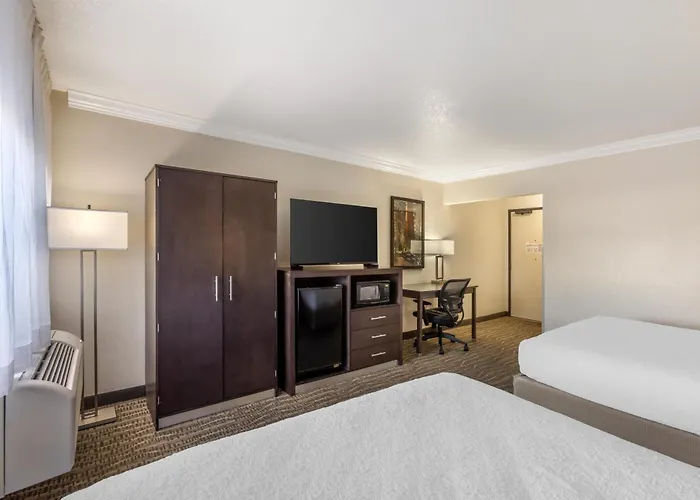Best Western Town & Country Lodge