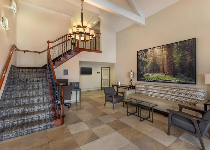 Best Western Town & Country Lodge