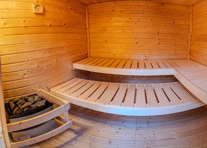 ROESLI Guest House