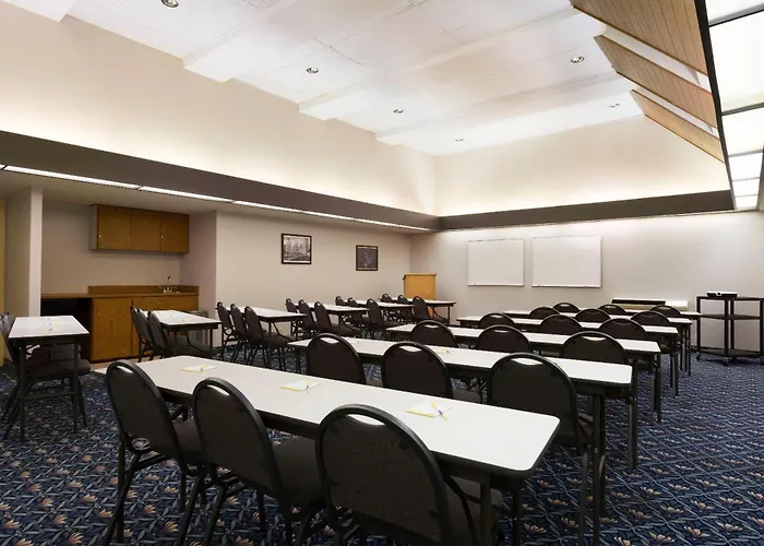 Days Hotel By Wyndham University Ave Se