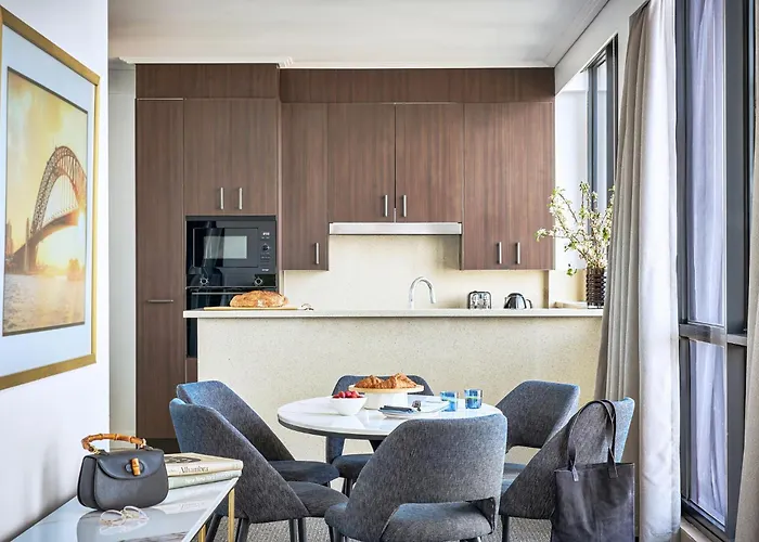 Meriton Suites Pitt Street, Sydney