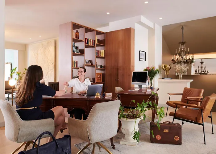 Maison Des Ambassadeurs, A Small Luxury Hotels
