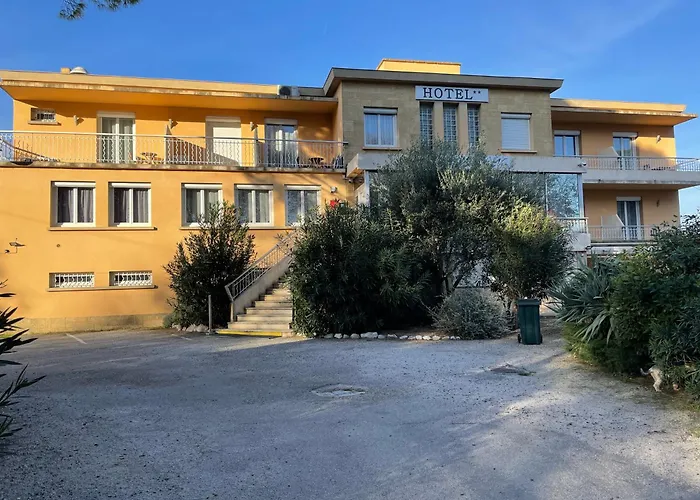 Logis Hotel Le Clement V