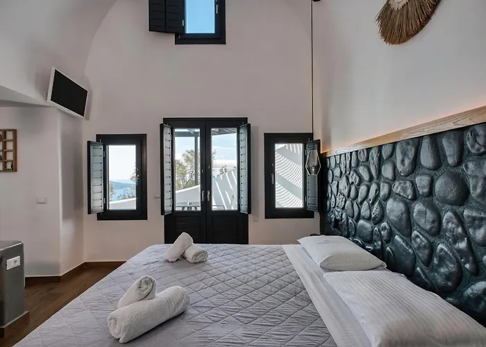 Oia Suites