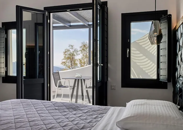 Oia Suites