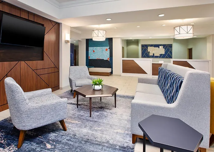 Holiday Inn Express & Suites Sioux Falls Southwest By Ihg